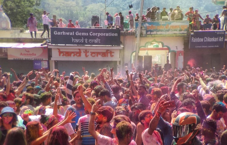 Exit45 Travels Biggest Festivals in the World Holi in Rishikesh Small